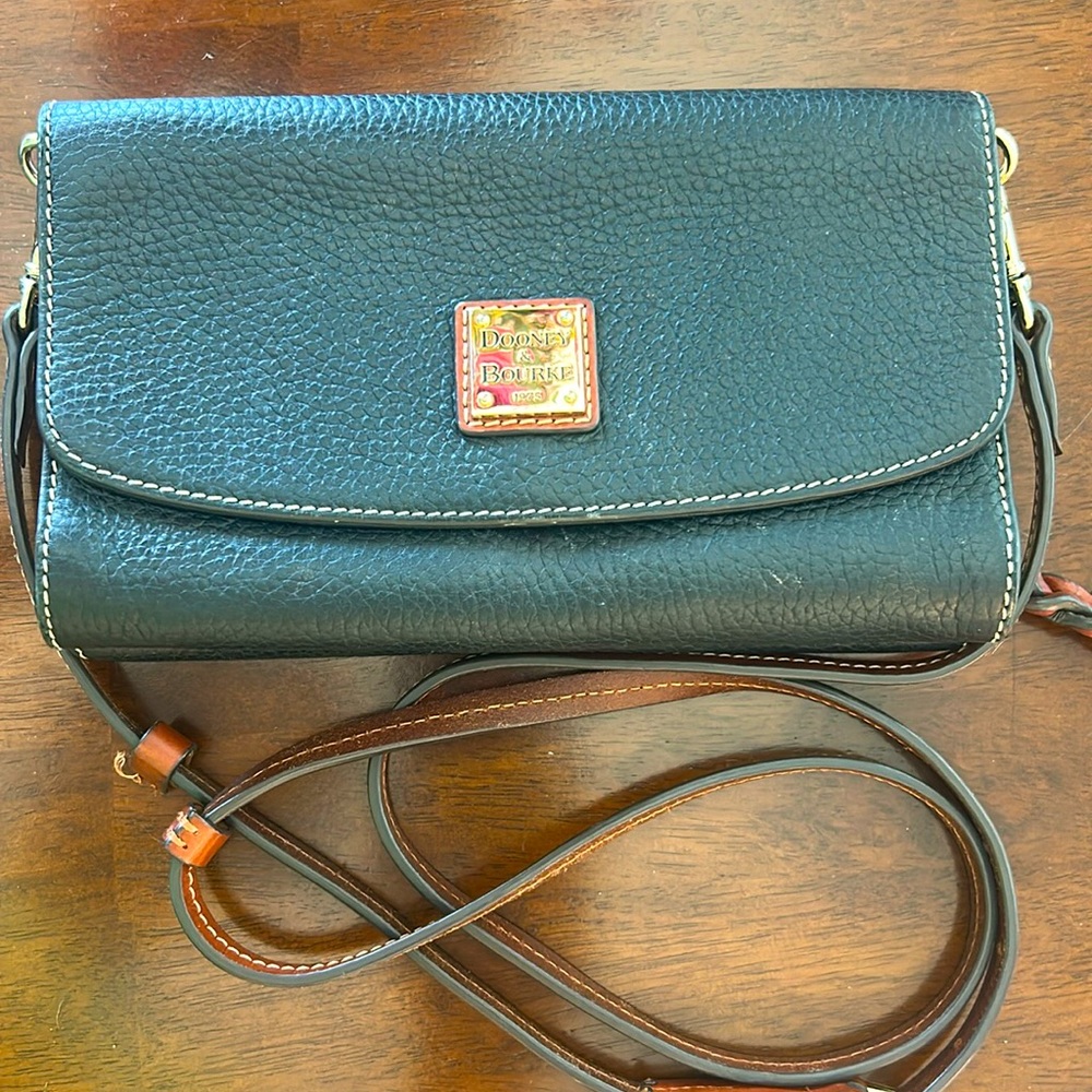 Dooney & Bourke Cross Body organizer bag.